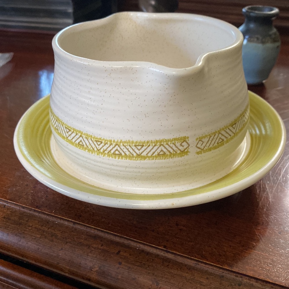 Franciscan Earthenware Gravy bowl hacienda green pattern - Picture 3 of 3